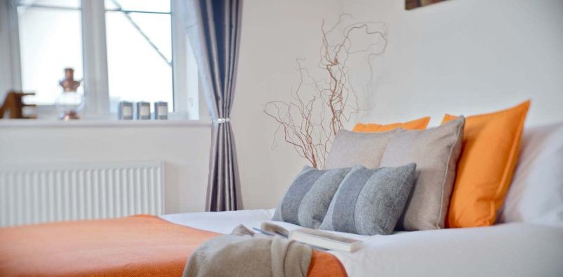 home-staging-for-rental-bedroom-DSCF6124